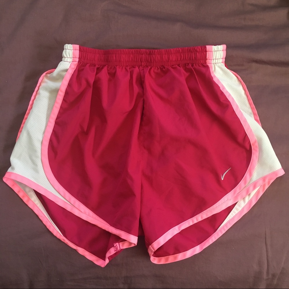 Nike tempo shorts pink